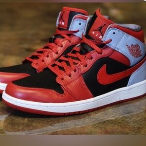 Jordan 1 Mid Fire Red